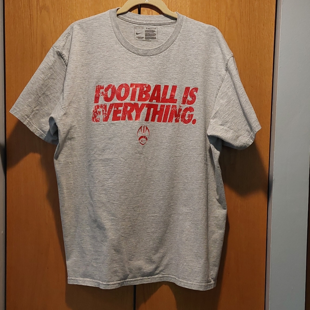 Men's Nike Light Gray T-Shirt XL $16